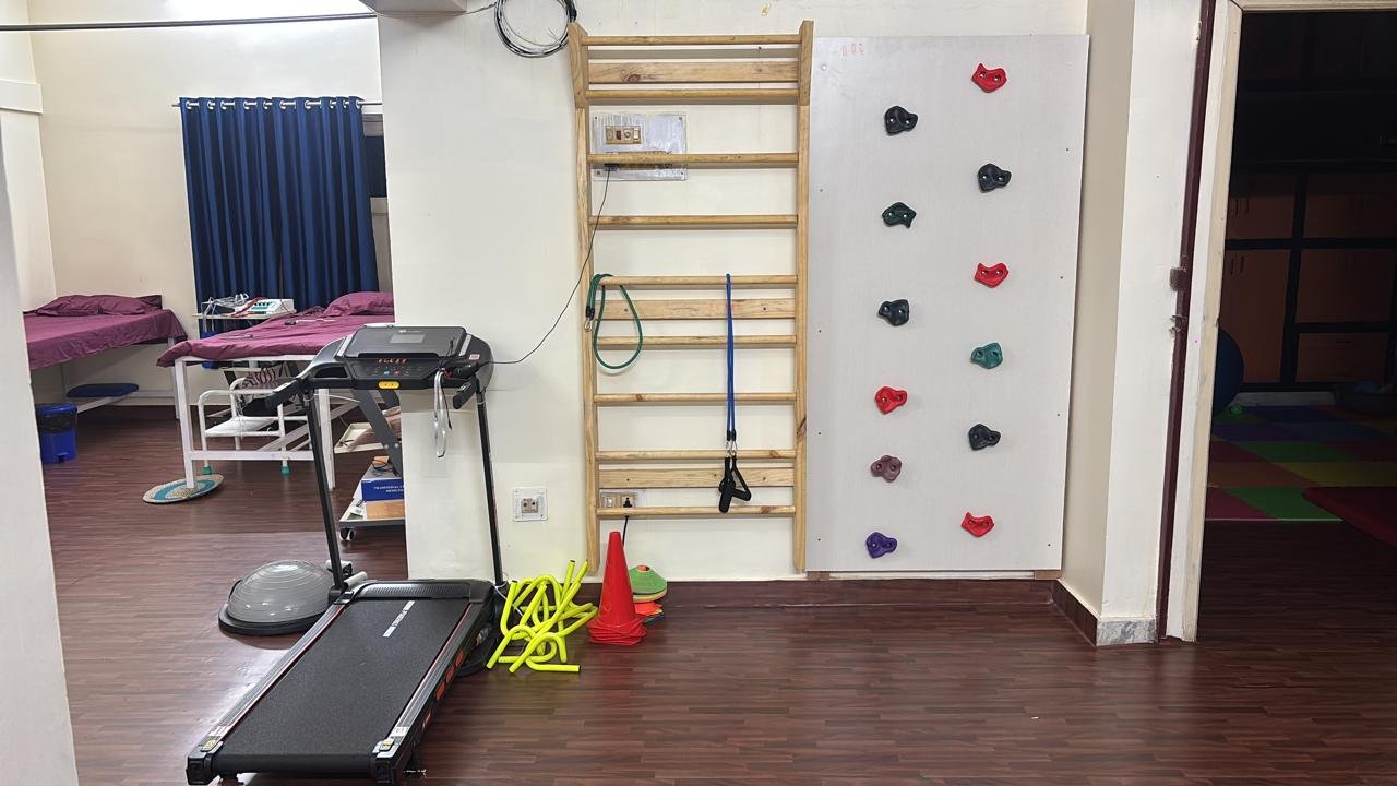 Happiness physiotherapy clinic space